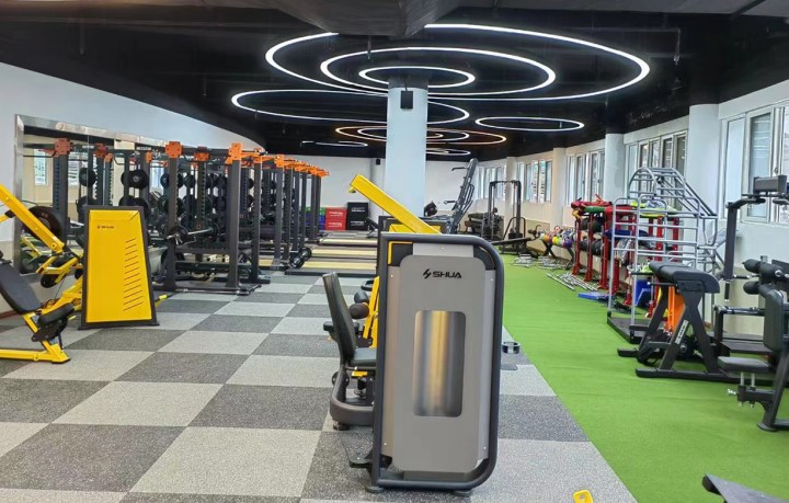 学校健身房器材九游网页版